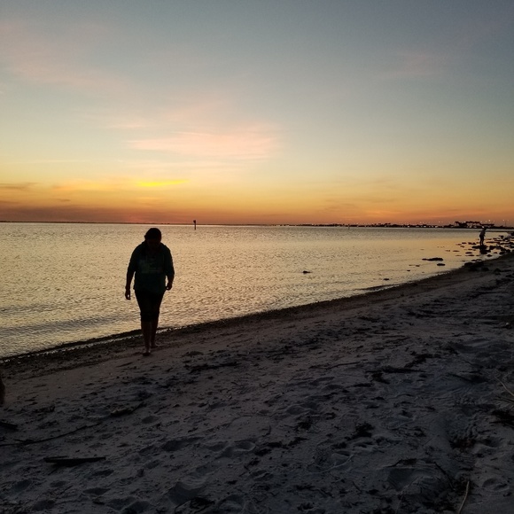 Meet your Posher, Aloha Brunch - Picture 2 of 8